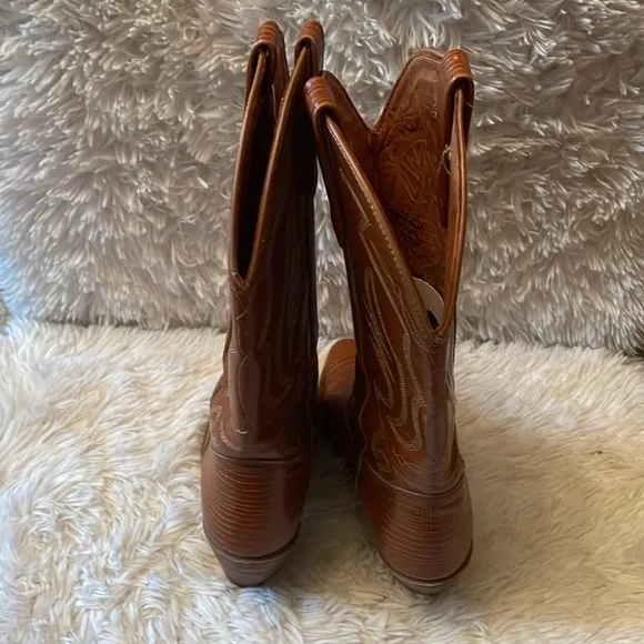Capezio West Faux Leather Embroidered Heeled Western Cowboy Boots Size 9.5