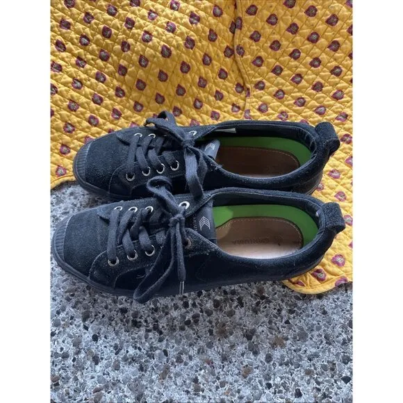 Cariuma OCA Shoes Women's 8 Triple Black Suede Low Top Lace Up Casual Sneakers