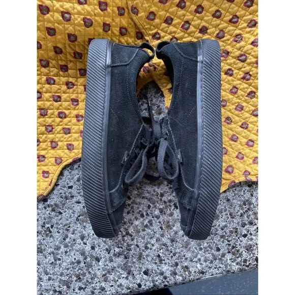 Cariuma OCA Shoes Women's 8 Triple Black Suede Low Top Lace Up Casual Sneakers