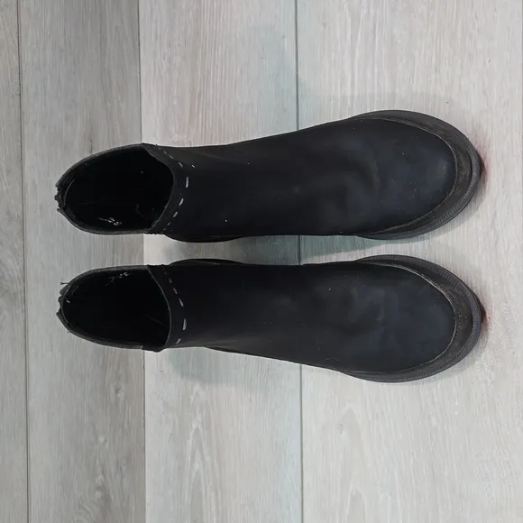 Chaco Women Ankle Leather Heels Boots shoes sz 7.5