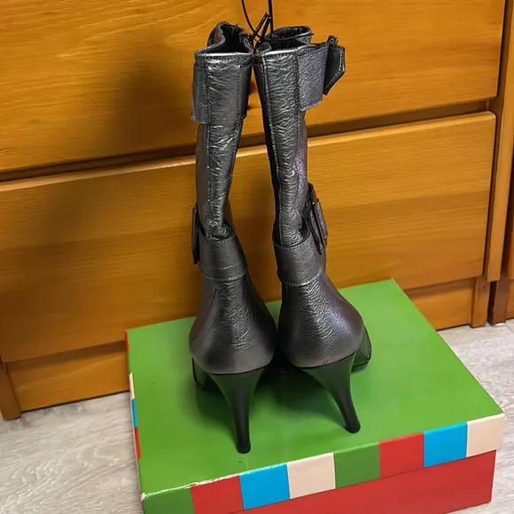 Charles David Collection metallic gray boots NWOT*