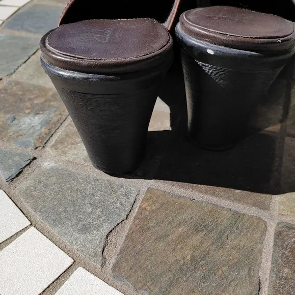 CLARK BROWN GENUINE LEATHER SLIDES MULES SHOES SIZE 12 3.5&quot; Heel