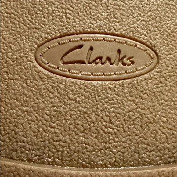 Clarks Brown Chukka Boots with High Quality Leather and Rugged Appearance