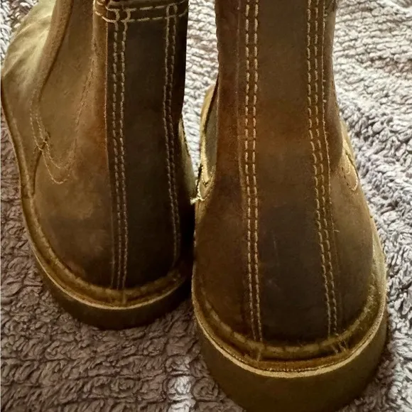 Clarks Brown Chukka Boots with High Quality Leather and Rugged Appearance