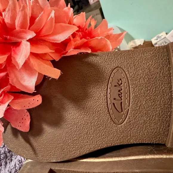Clarks Brown Chukka Boots with High Quality Leather and Rugged Appearance