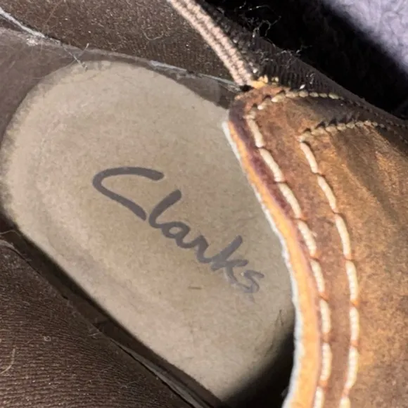 Clarks Brown Chukka Boots with High Quality Leather and Rugged Appearance