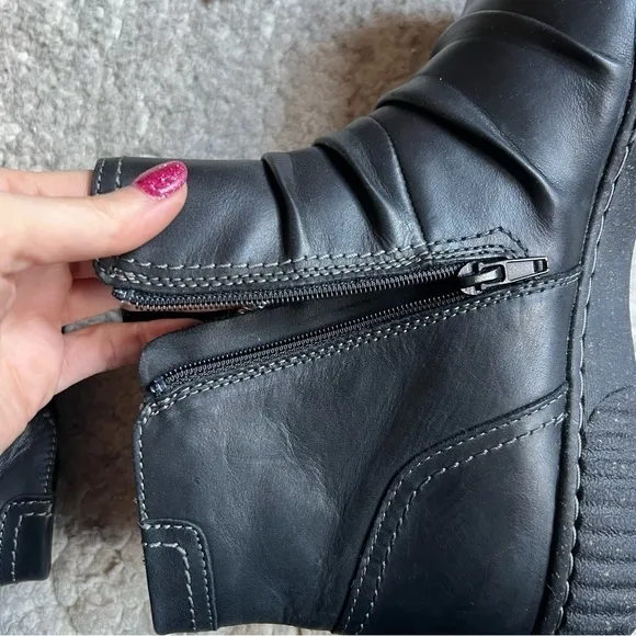 Clarks: Clarks Women's Caroline Orchid Black Leather Boot Booties Size 11