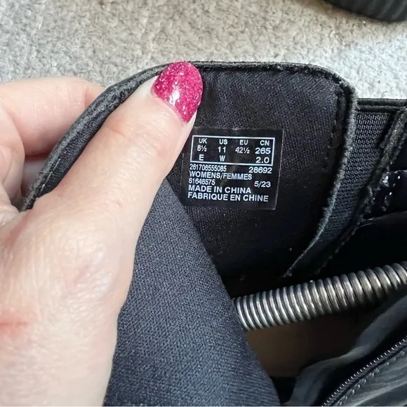 Clarks: Clarks Women's Caroline Orchid Black Leather Boot Booties Size 11
