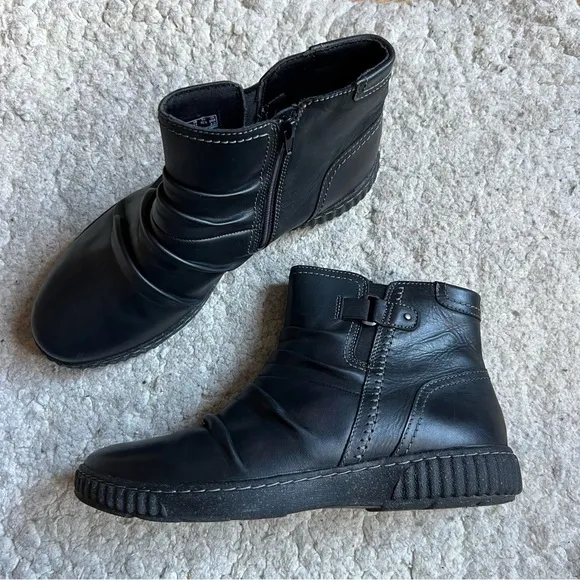 Clarks: Clarks Women's Caroline Orchid Black Leather Boot Booties Size 11