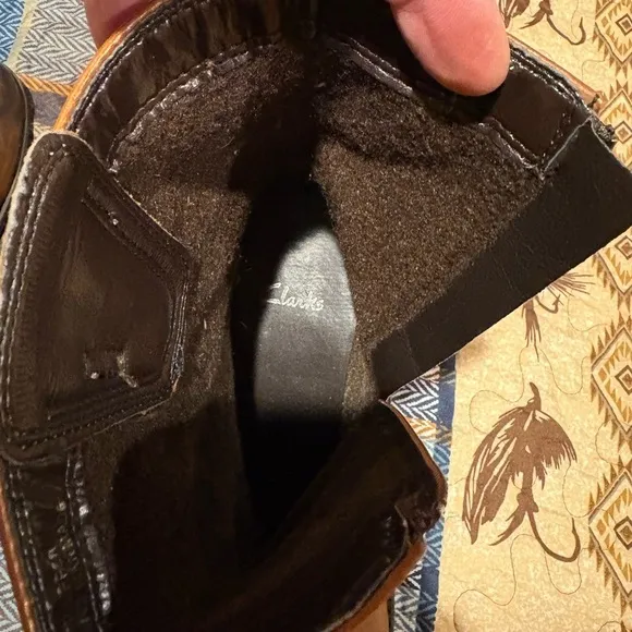 Clarks Cognac Leather Buckle Ankle Bootie wmns size 10