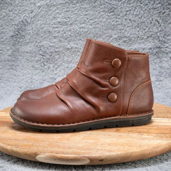 Clarks Janice Verna Dark Tan Leather Ankle Boots Women's Size 8 M EUC