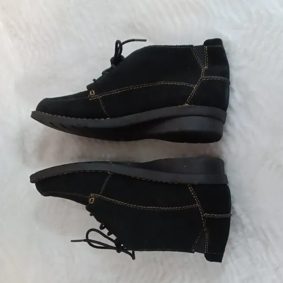Clark's Men's Black Suede Low Cut Boots sz 11‎ M