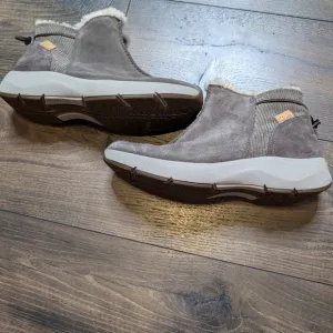 {Clark's} Wavewash Fulcrum‎ Point Grey Booties Size 9.5