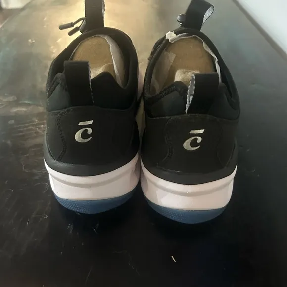Clove Classic Night Shift Sneakers Tennis Shoes Waterproof Fluid Proof NWOB 9.5