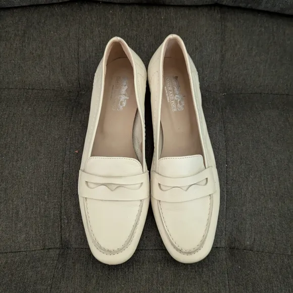 Coach And Four Dana Loafers Cream Leather Upper Slip-On Style Size 8 Casual Wear