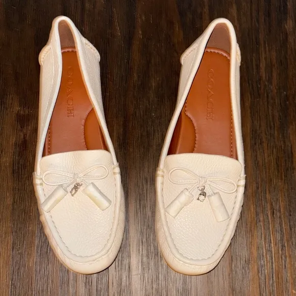 Coach Greenwich Cream Loafers Womens Size 6