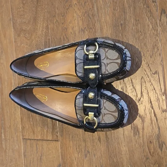 Coach loafers shoes flats very clean leather size 8.5
