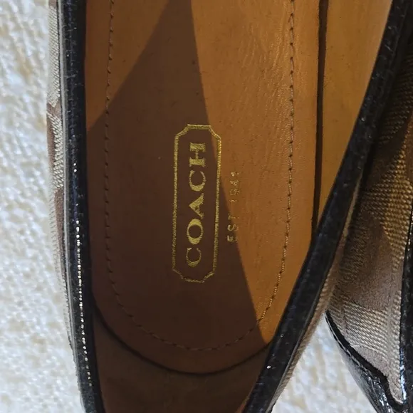Coach loafers shoes flats very clean leather size 8.5