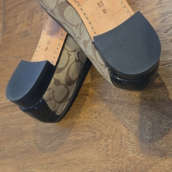 Coach loafers shoes flats very clean leather size 8.5