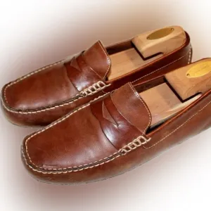 Cole Haan brown with unique soles.  98% soles remaining. Very comfortabl…​