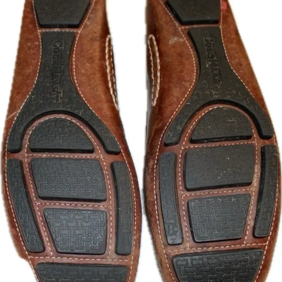 Cole Haan brown with unique soles.  98% soles remaining. Very comfortabl…​