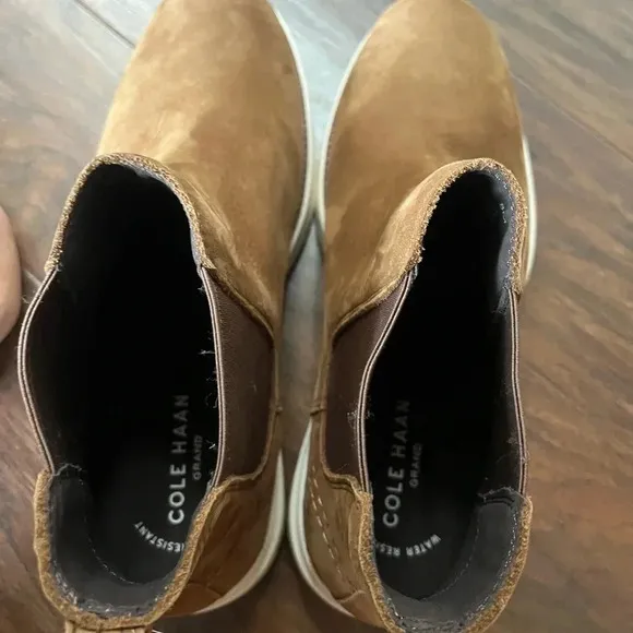 Cole Haan- Men’s Chelsea Nubuck leather boots-Size 8 NWT