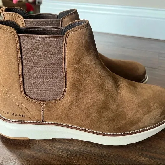 Cole Haan- Men’s Chelsea Nubuck leather boots-Size 8 NWT