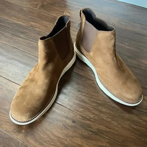 Cole Haan- Men’s Chelsea Nubuck leather boots-Size 8 NWT