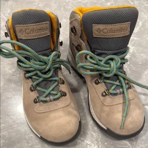 Columbia Newton Ridge Waterproof Hiking Boots Tan Gray Orange NWOT