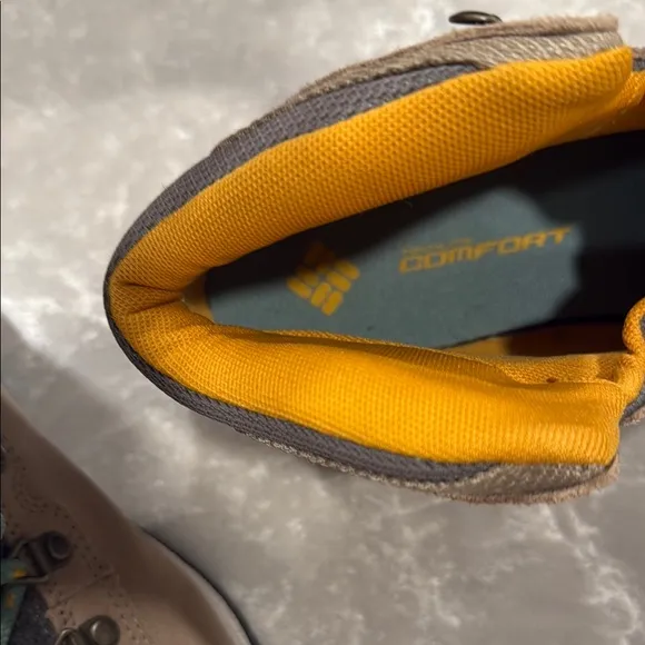 Columbia Newton Ridge Waterproof Hiking Boots Tan Gray Orange NWOT