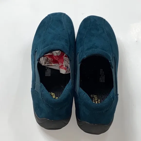 Comfort Well By Beacon Slippers Shoes Size 11/WW
