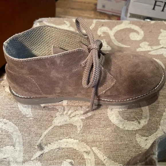 Crewcuts Suede Chukka Boot shoes for kids, size K3