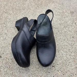 Dansko Women's Black Leather Clogs Womem Size 41(10.5-11)