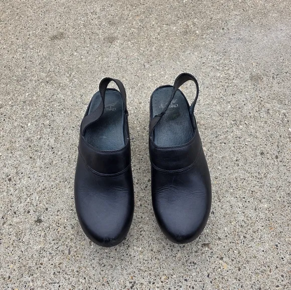 Dansko Women's Black Leather Clogs Womem Size 41(10.5-11)
