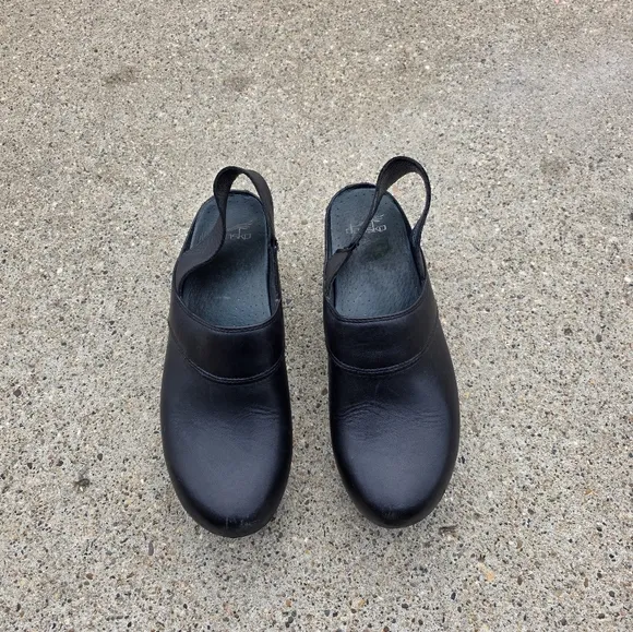 Dansko Women's Black Leather Clogs Womem Size 41(10.5-11)