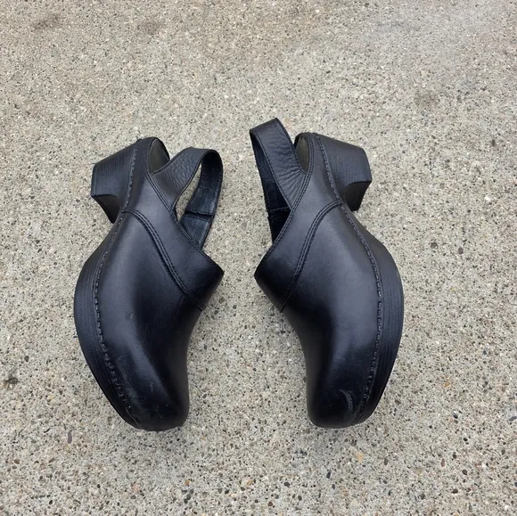 Dansko Women's Black Leather Clogs Womem Size 41(10.5-11)