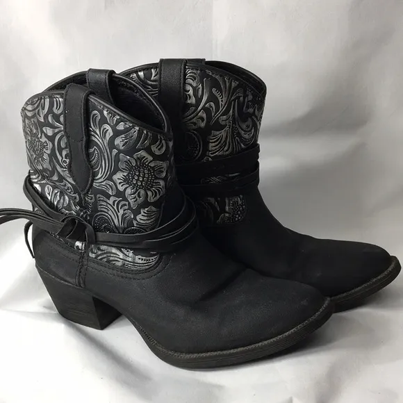 Dingo Women’s Black Silver Paisley Western Boots Size 6.5 GREAT Condition