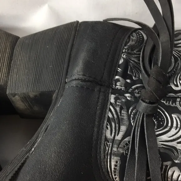 Dingo Women’s Black Silver Paisley Western Boots Size 6.5 GREAT Condition