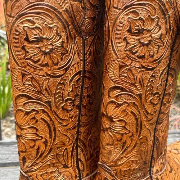 Dingo Women's New Bellona Embossed Snip Toe Pull on boots, Size 9.5