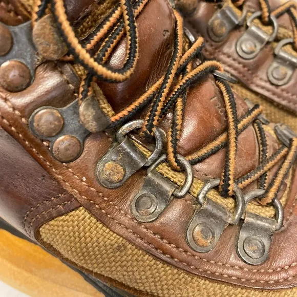 Dinner Mountain Boots Vibram Sole