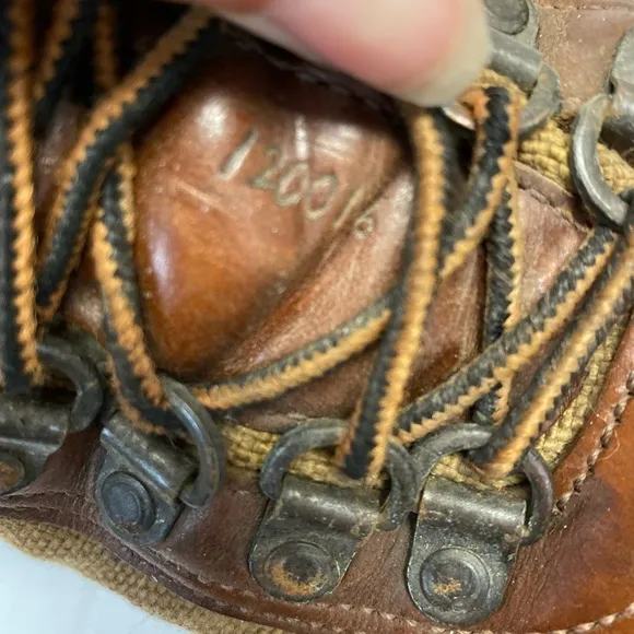 Dinner Mountain Boots Vibram Sole