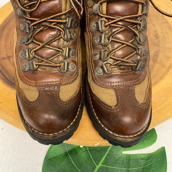 Dinner Mountain Boots Vibram Sole