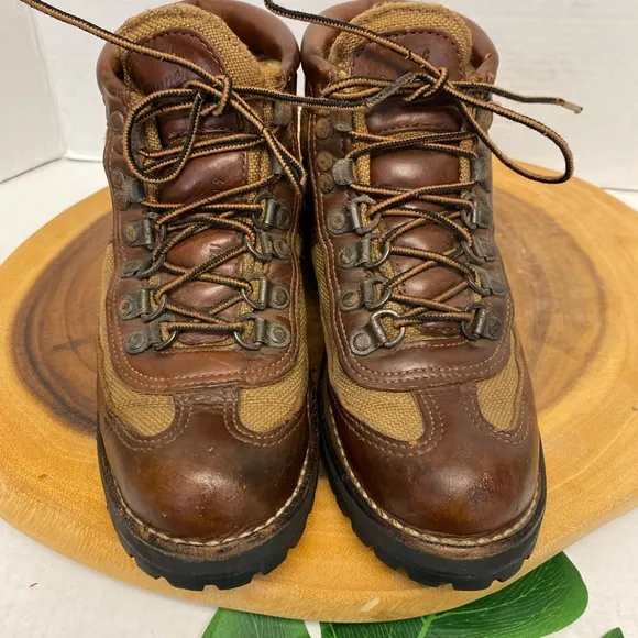 Dinner Mountain Boots Vibram Sole