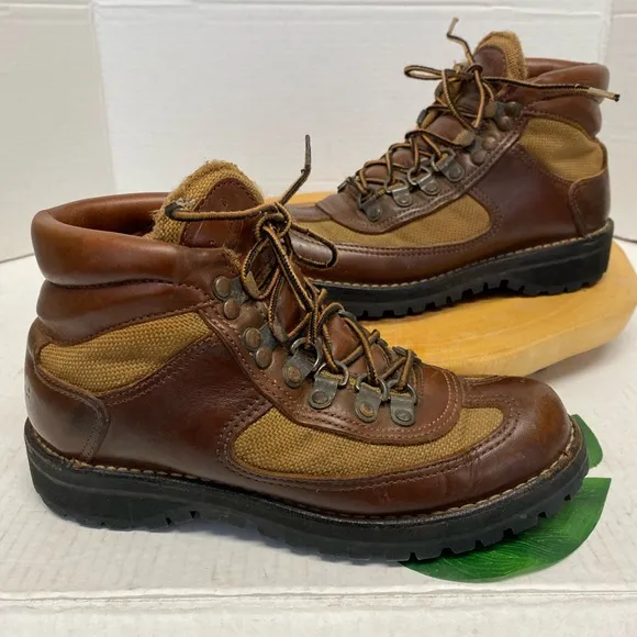 Dinner Mountain Boots Vibram Sole