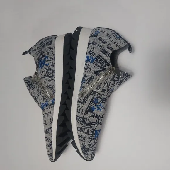 DKNY Stylish Gray and Blue Men's Shoes