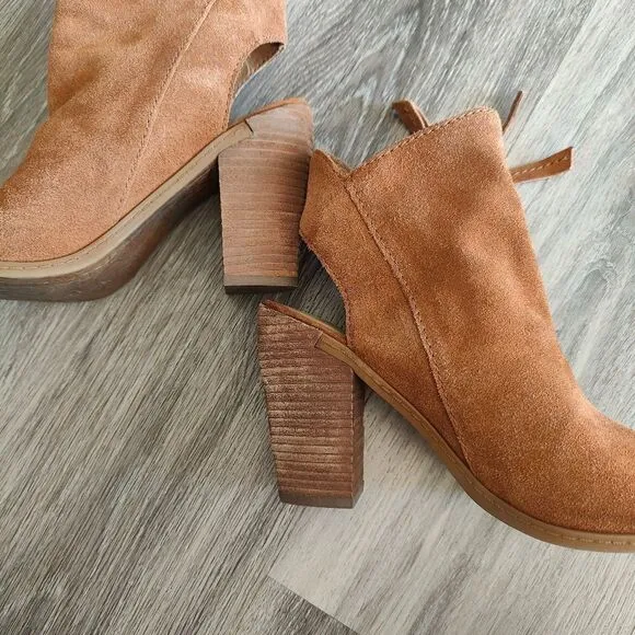 Dolce Vita Niomi Suede Bootie Ankle Boots