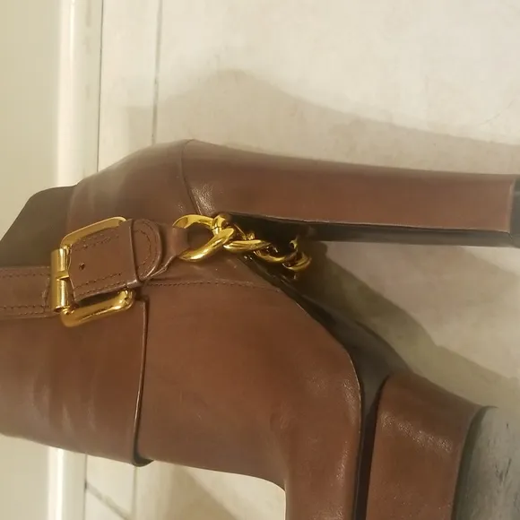 Donald J Pliner brown boots size 6.5M EUC...high heel sexy boots