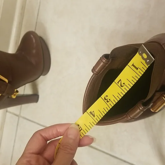 Donald J Pliner brown boots size 6.5M EUC...high heel sexy boots
