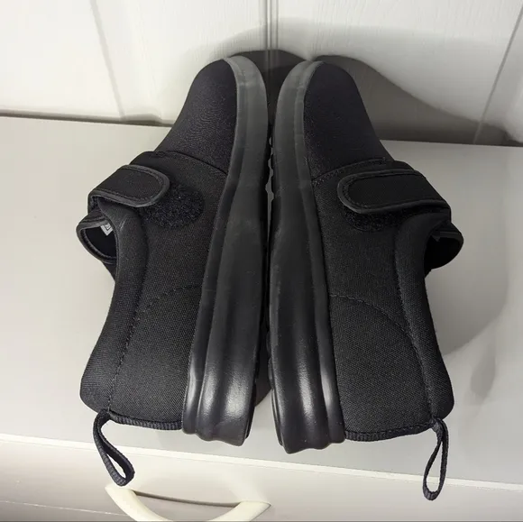 Dr Comfort Mens Size 10.5 W Black Casual Strapped Shoes Sneakers Diabetic Carter