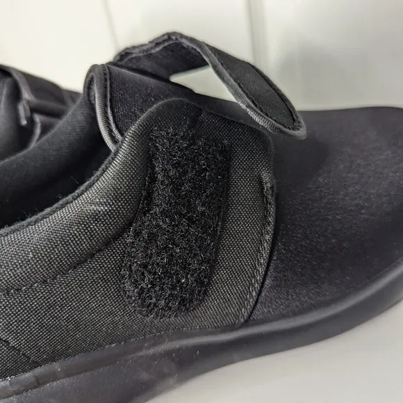 Dr Comfort Mens Size 10.5 W Black Casual Strapped Shoes Sneakers Diabetic Carter